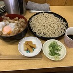 味処 つくし - 豚丼（中）とざるそばのセット　８００円