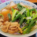 尾道ラーメン 山長 - ネギがすごい