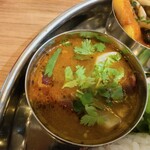 サハスラーラ - チキンと根菜のウプカリ