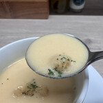 まずはカルボナーラかボロネーゼ - 今日のスープはポタージュ