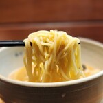 麺屋吉左右 - 小麦の味がしっかりする麺