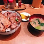 炭焼き豚丼 和とん - 料理写真: