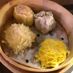 Toukyou Shuumai Mania - 4種類の焼売(錦糸卵・イカ-・海老・肉)