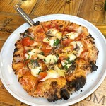 Pizzeria Parentesi - 銚子産イワシとトマト、じゃが芋のトマト味 柑橘風味