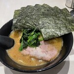 せい家 - らーめん＋トッピングのり
太麺・並盛り・麺かため・味基本・鶏油基本