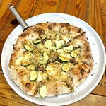 Pizzeria Parentesi - ズッキーニとアンチョビとケーパーの塩味 香草パン粉がけ