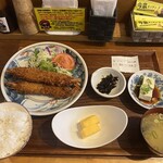 今泉キッチン - 大海老フライ定食（並:エビフライ３本）1,090円