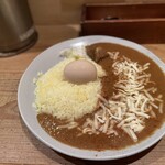 サトナカ - チキンカレー（大・スパイシー）＋半熟味付玉子＋チーズ