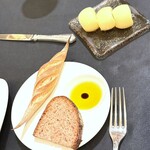 ガストロノミー ジョエル・ロブション - パンとバター