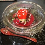 ガストロノミー ジョエル・ロブション - デザート  フォレ・ノワール 季節の森で見つけたシャンピニオン