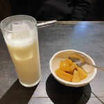 南インド料理 葉菜 - ラッシーとデザート