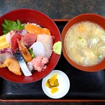 KANSEI - お刺身丼と豚汁セット