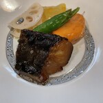 小料理 椿 - ブリ照りと絶品の付け合わせ