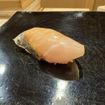 日本橋蛎殻町 すぎた - 藁炙りの鰆握り