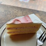 227519295 - いちごトルテケーキ 