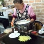 お好み焼き 123 - 奥さんが丁寧に焼いて下さったです