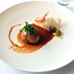 トランテアン - 地元の秋野菜を詰めたカイユのラケ　赤ビーツ入りのジュ