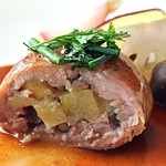 トランテアン - 地元の秋野菜を詰めたカイユのラケ　赤ビーツ入りのジュ