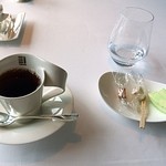 トランテアン - 飲み物と茶菓子