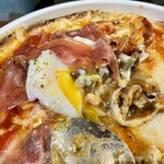 Tom's Cafe - ビスマルクは温泉卵がトロリ