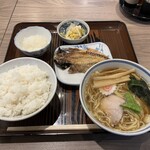 Aoyagi - 焼魚定食セット　あじ干物　950円