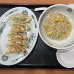 日高屋 - 餃子（税込270円）&  半チャーハン（税込）290円