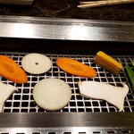 朝鮮飯店 - 料理写真:とりあえず……ヤサイ焼き焼き