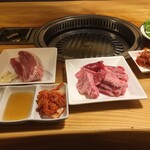 焼肉 牛楽苑 - 上カルビ盛り合わせ、サムギョプサル