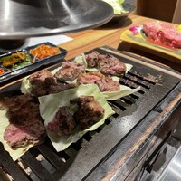 黒毛和牛ヘレ肉専門店 炭火焼肉 りきちゃん 北浜店 - 