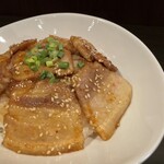 新世界・焼肉ホルモンぺごぱ - ランチ特選豚バラ丼