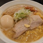 サッポロ ラーメン ハチ - 