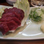 もつ焼 まるい - ・馬刺し 900円