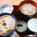 Kotesashi Sarashina - たぬき丼セット（ざるそば大盛り）。