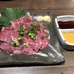 鳥やき串英 - 馬刺し　1100円