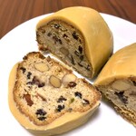 ラ ブティック ドゥ ジョエル・ロブション 恵比寿ガーデンプレイス店 - ロブションのシュトーレン・小。