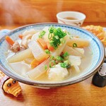 村上 - しっぽくうどん(1玉) 450円
ネギはセルフにて