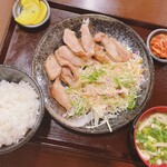 Akisuzu Ra-Men Izakaya - 塩豚トロ定食 850円