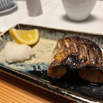 亀の井別荘 - 朝食のサワラ