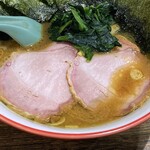 豚骨醤油ラーメン まじめ家 - チャーシューはモモで2枚。