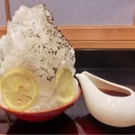 ぎおん 徳屋 - お番茶のかき氷(900円)