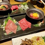 蕃 YORONIKU - 本日のお刺身：トモサンカク、イチボ
      ユッケ
