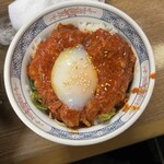 屋台ラーメン とんこつ貴生 - ほぼ生卵