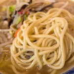 西谷家 - 野菜のエキスたっぷりなスープに細めのチャンポン麺。