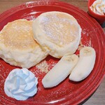 むさしの森珈琲 - バナナパンケーキにキャラメルホイップクリーム追加