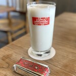 TOM’S SANDWICH - バナナシェイク
