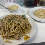 兆楽 道玄坂店 - ルースー焼きそば　半チャーハンセット