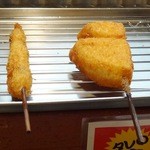 串カツの店 かつーん - かつーんセット（1,000円）の①牛串カツ（単品90円）②タマネギ（単品90円）