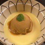 料亭か茂免 - 濃厚なプリンとキャラメル味のアイスクリーム
