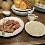 キャトルラパン - ステーキランチ 400g 山葵醤油 ライス大盛り 全貌