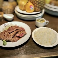 キャトルラパン - ステーキランチ 400g 山葵醤油 ライス大盛り 全貌